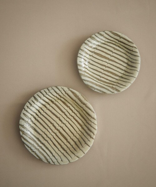 URBAN RESEARCH DOORS（アーバンリサーチドアーズ）の「塩幡桃子　5寸プレート フェザーコーム（食器・メンズ・－・5寸）」の4枚目の写真