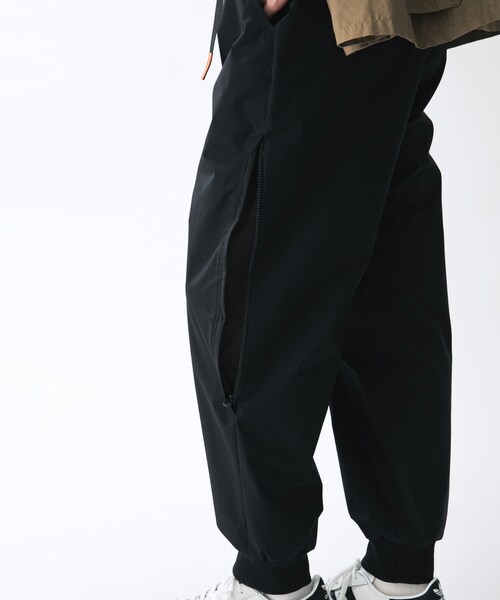 URBAN RESEARCH ROSSO（アーバンリサーチロッソ）の「『別注』+phenix　WINDSTOPPER by GORE-TEX LABS リブジョガーパンツ（その他パンツ・メンズ・BLACK/NAVY/KHAKI・M/L/XL）」の7枚目の写真