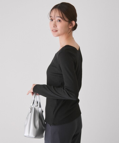 Jayro(ジャイロ)の「前後2WAYラメプルオーバー(Tシャツ/カットソー・レディース・ブラック/ブラック系/ベージュ/シルバー・M)」の7枚目の写真