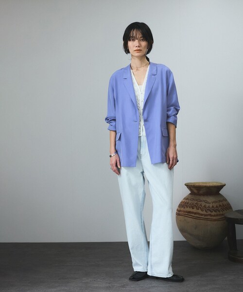 ADAM ET ROPE'（アダムエロペ）の「[25SS]GENTLE SILK ジャケット【セットアップ対応・洗える】（テーラードジャケット・レディース・ブラック/ベージュ/ブルー・F）」の13枚目の写真