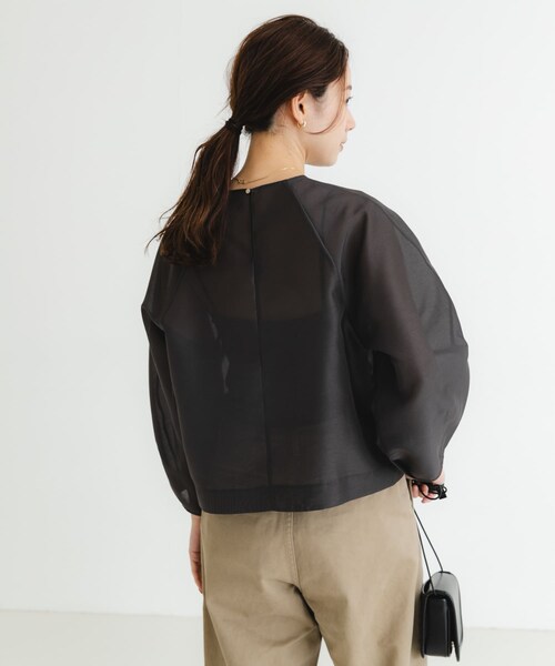 URBAN RESEARCH(アーバンリサーチ)の「『MADE IN JAPAN』オーガンジーブラウス(シャツ/ブラウス・レディース・CHARCOAL/BEIGE・FREE)」の7枚目の写真