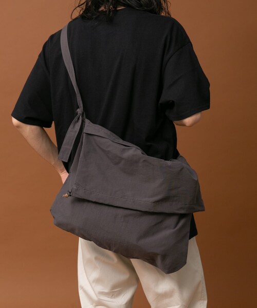 URBAN RESEARCH(アーバンリサーチ)の「RELAX FIT イージーバッグ(その他雑貨・メンズ・WHITE/レンガ/BROWN/L OLIVE/GREEN/NAVY/CHARCOAL/BLACK/PINK/BEIGE/YELLOW・FREE)」の21枚目の写真