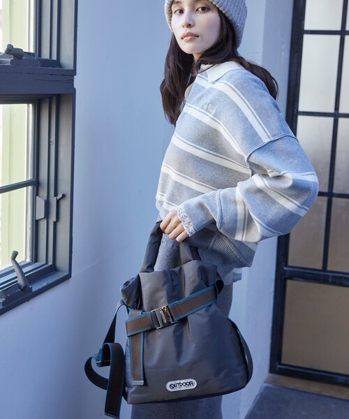 VIS（ビス）の「【OUTDOOR PRODUCTS】VIS別注2WAYベルト付きパデッドトートバッグ（トートバッグ・レディース・ブラック/チャコール/キナリ・F）」の15枚目の写真