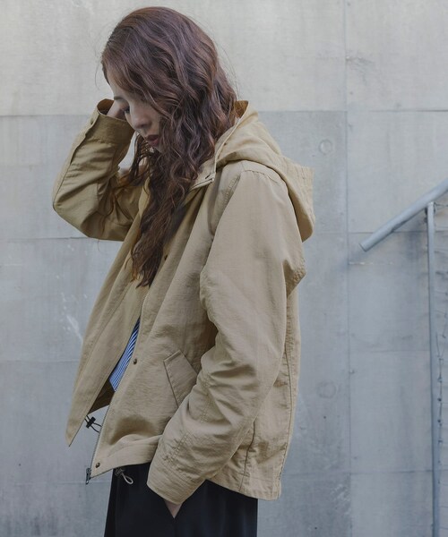 URBAN RESEARCH Sonny Label（アーバンリサーチサニーレーベル）の「多機能マウンテンパーカー（テーラードジャケット・レディース・オフ/ネイビー/ベージュ・Free）」の15枚目の写真