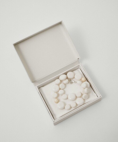ADAM ET ROPE'(アダムエロペ)の「【Sapir Bachar(サピアバシャール)】CARVED CORAL NECKLACE(ネックレス・レディース・キナリ系・F)」の18枚目の写真