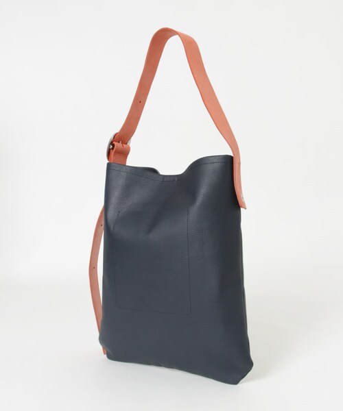 URBAN RESEARCH（アーバンリサーチ）の「Hender Scheme　one side belt bag（ショルダーバッグ・メンズ・navy/black・-）」の7枚目の写真