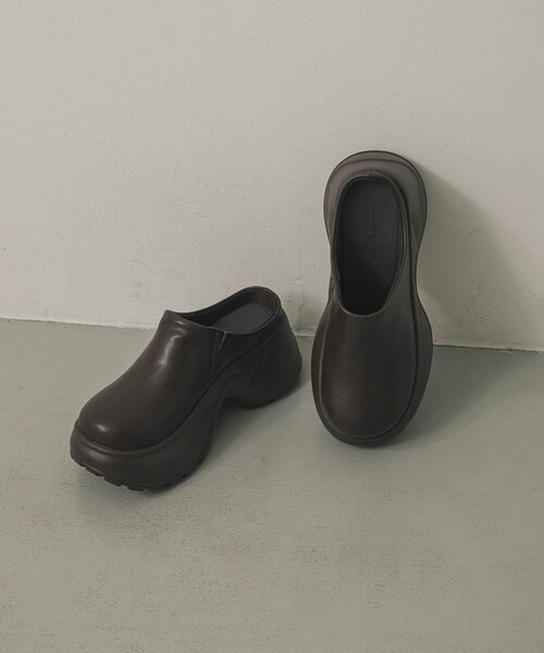 SENSE OF PLACE by URBAN RESEARCH（センスオブプレイスバイアーバンリサーチ）の「ボリュームソールサボサンダル（サンダル・レディース・BLACK/BROWN/CAMEL・S/M/L/XL）」の2枚目の写真