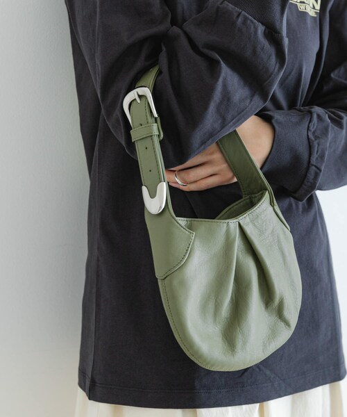 URBAN RESEARCH（アーバンリサーチ）の「NOMADIS　LEE（ハンドバッグ・レディース・OLIVE・-）」の19枚目の写真