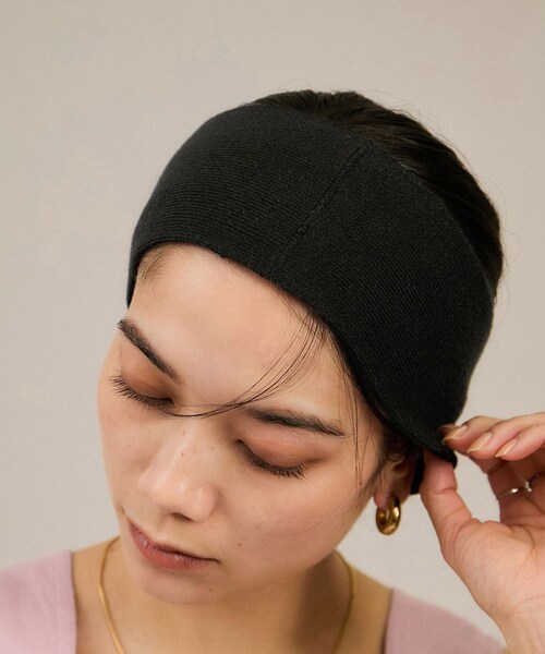 ADAM ET ROPE'(アダムエロペ)の「【J'aDoRe・店舗限定】【heyep(ヘイップ)】Silk Hair Band / シルクヘアバンド(ヘアバンド・レディース・ブラック/グレー・F)」の2枚目の写真