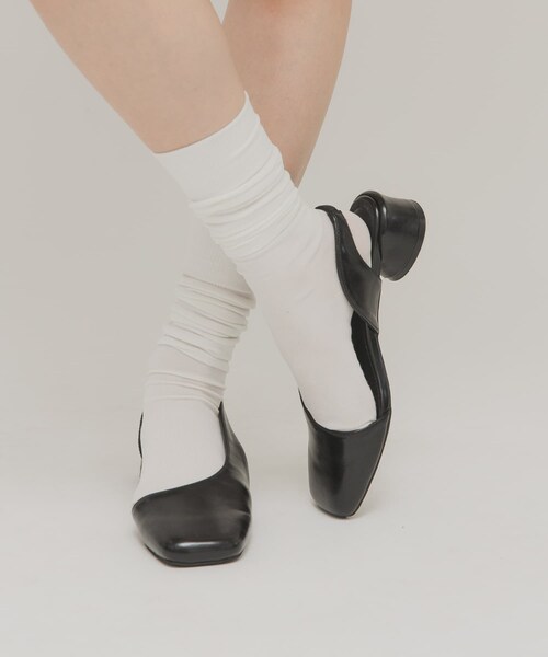 KBF（ケイビーエフ）の「スクエアトゥアシンメトリーパンプス（パンプス・レディース・CAMEL/BLACK・36/37/38）」の13枚目の写真