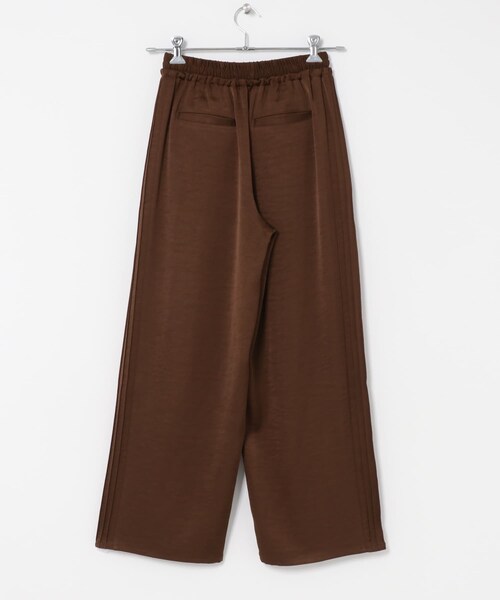 KBF(ケイビーエフ)の「タックラインイージーサテンパンツ(その他パンツ・レディース・BROWN/BEIGE/NAVY・One)」の15枚目の写真