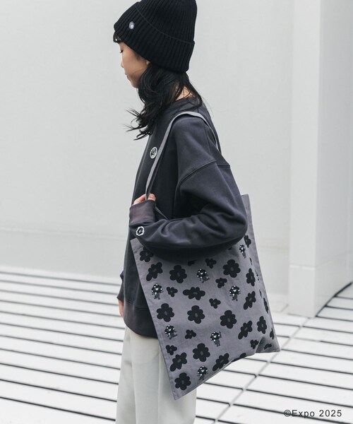 THE GOODLAND MARKET（ザグッドランドマーケット）の「EXPO2025 TOTE-FLOWER（トートバッグ・レディース・オフホワイト/グレー・One）」の17枚目の写真