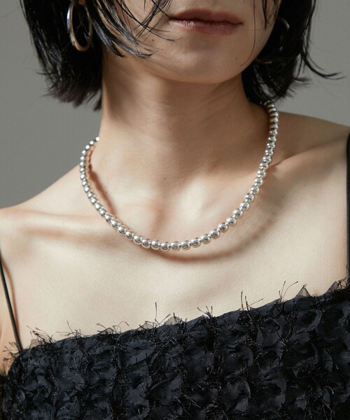 ADAM ET ROPE'（アダムエロペ）の「【J'aDoRe・店舗限定】【ERICKA NICOLAS BEGAY】ナバホパールネックレス7mm/45cm（ネックレス・レディース・シルバー・F）」の6枚目の写真