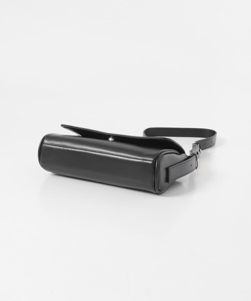 SENSE OF PLACE by URBAN RESEARCH(センスオブプレイスバイアーバンリサーチ)の「フラップショルダーバッグ(ショルダーバッグ・メンズ・BLACK/BROWN・one)」の6枚目の写真