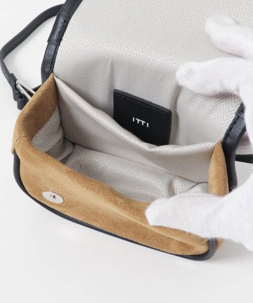 URBAN RESEARCH(アーバンリサーチ)の「ITTI CAMERA ERRAND POUCH(ショルダーバッグ・レディース・CURRY・-)」の8枚目の写真
