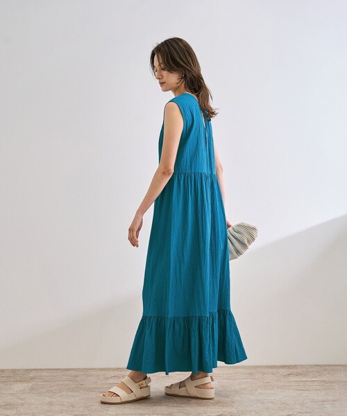 ROPE'（ロペ）の「【WEB・一部店舗限定】バックシャンティアードワンピース/洗える（ワンピース・レディース・ブラック/ターコイズ・F）」の22枚目の写真