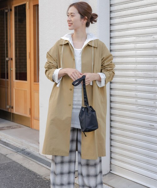 URBAN RESEARCH DOORS（アーバンリサーチドアーズ）の「塩縮コットンステンカラーコート（ステンカラーコート・レディース・LIGHT GRAY/BEIGE・M）」の20枚目の写真