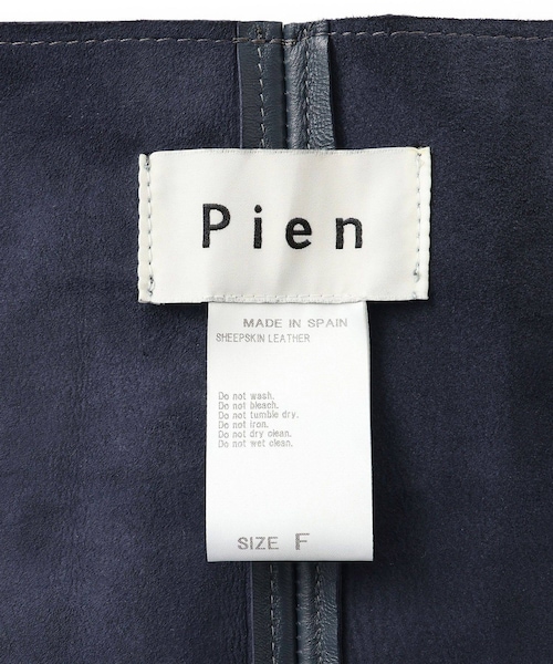 ADAM ET ROPE'(アダムエロペ)の「【J’aDoRe限定】【Pien Studios(ピエン スタジオ)】triangle scarf marine(バンダナ/スカーフ・レディース・ネイビー・F)」の5枚目の写真