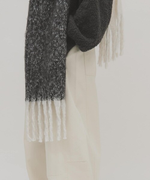 KBF（ケイビーエフ）の「ビッグフリンジバイカラーストール（マフラー・レディース・YELLOW/RED/BLACK・One）」の8枚目の写真