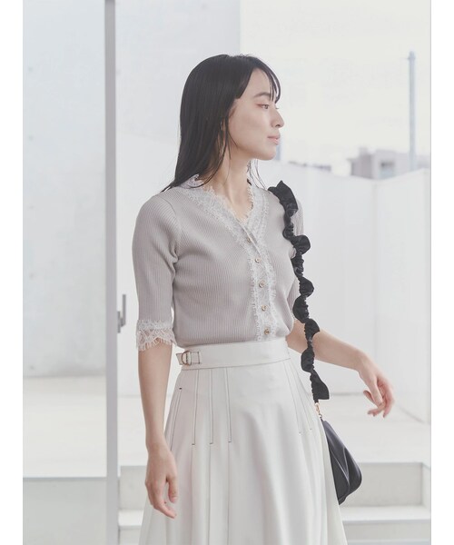 TONAL（トーナル）の「レースフリルリブニット（ニット/セーター・レディース・オフホワイト/グレー/ベビーピンク・M）」の6枚目の写真