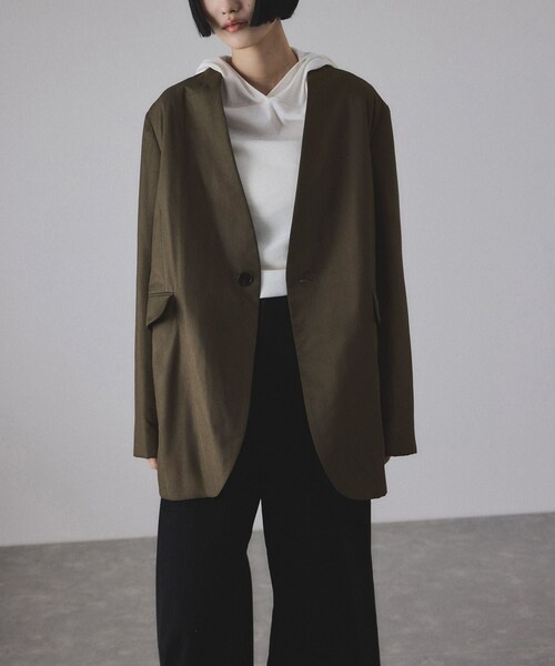 ADAM ET ROPE'（アダムエロペ）の「LIMONTAノーカラーダウンジャケット（ダウンジャケット/コート・レディース・ブラック/カーキ・F）」の9枚目の写真