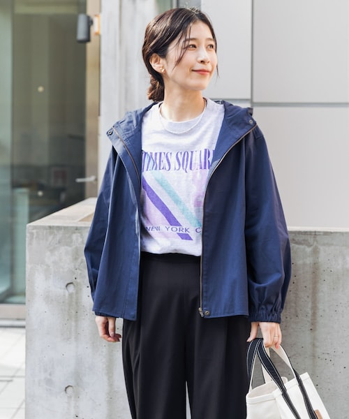 URBAN RESEARCH DOORS（アーバンリサーチドアーズ）の「撥水バックギャザーフードジャケット（テーラードジャケット・レディース・BEIGE/PINKBEIGE/NAVY・Free）」の3枚目の写真