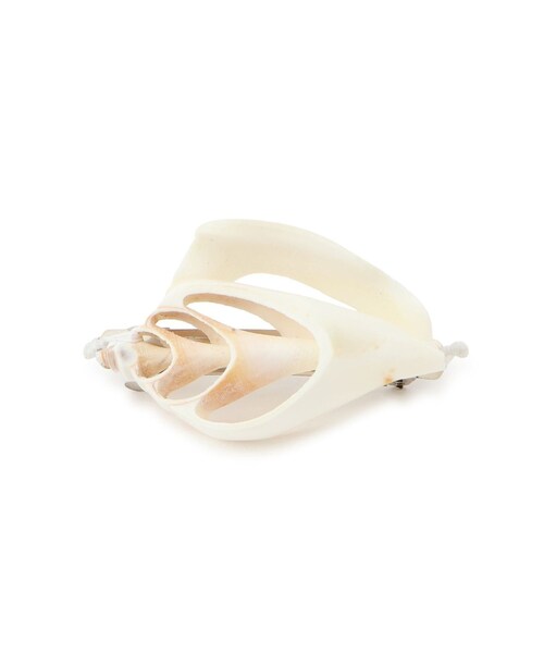 ADAM ET ROPE'(アダムエロペ)の「【J'aDoRe・一部店舗限定】【Raponesa General Store(レポネサジェネラルストア)】SEASHELL HAIRCLIP(バレッタ/ヘアクリップ・レディース・オフホワイト・F)」の1枚目の写真