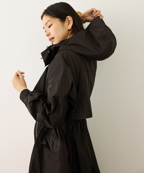 ROPE'(ロペ)の「【撥水】タフタフーデッドロング丈スプリングコート(マウンテンパーカー・レディース・ダークブラウン・F)」の20枚目の写真