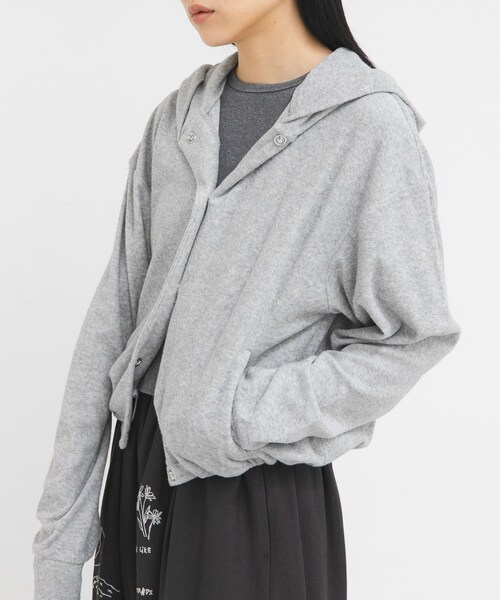 KBF（ケイビーエフ）の「リングドットパイルフーディー（パーカー・レディース・IVORY/TOP GRAY/KHAKI・One）」の16枚目の写真