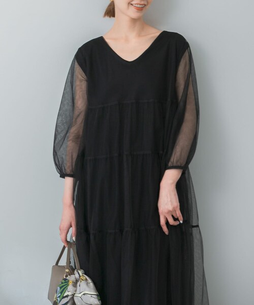 URBAN RESEARCH ROSSO（アーバンリサーチロッソ）の「TORRAZZO DONNA　ニット×オーガンジーリバーシブルワンピース（ワンピース・レディース・BEIGE/BLACK・FREE）」の4枚目の写真