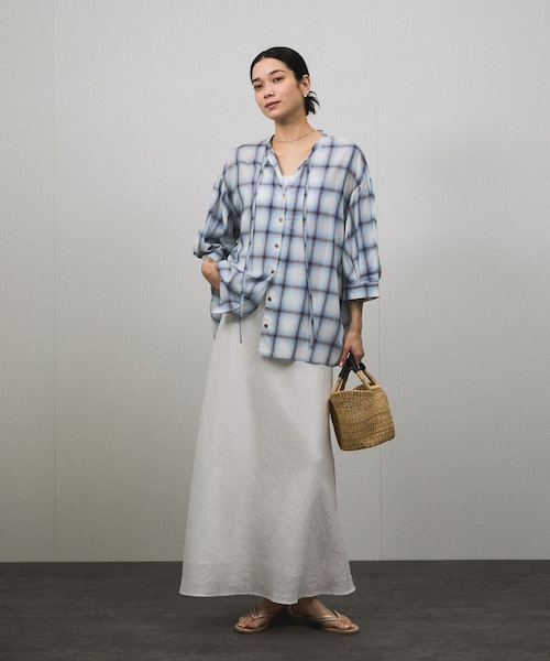 ADAM ET ROPE'（アダムエロペ）の「リネンバイヤススカート［GENTLE LINEN］（スカート・レディース・グレー/ホワイト/ブルー/ブラック/グレー系・F）」の15枚目の写真