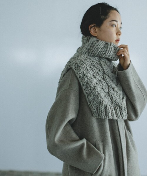 かぐれ（カグレ）の「ペルーショルダーニットウォーマー（ネックウォーマー/スヌード・レディース・IVORY/GRAY・FREE）」の22枚目の写真