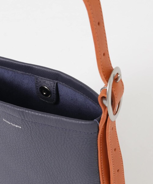 URBAN RESEARCH(アーバンリサーチ)の「Hender Scheme one side belt bag petit(ショルダーバッグ・メンズ・beige/navy・FREE)」の7枚目の写真