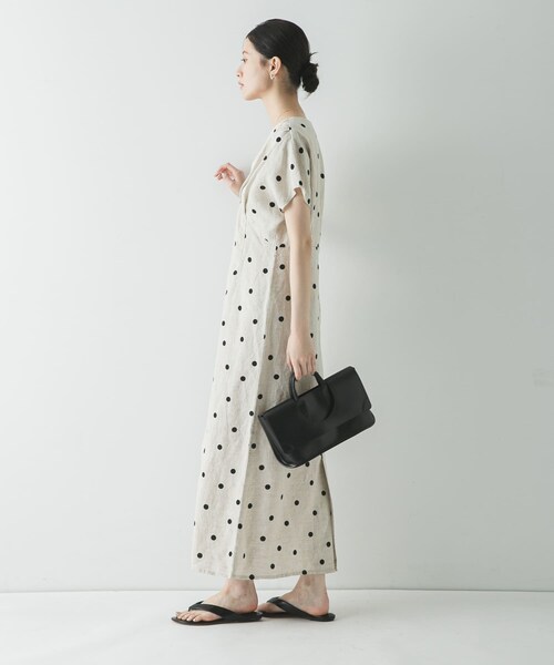 URBAN RESEARCH(アーバンリサーチ)の「フレンチスリーブリネンワンピース(ワンピース・レディース・BEIGE DOT/BEIGE/BLACK・36/38)」の20枚目の写真