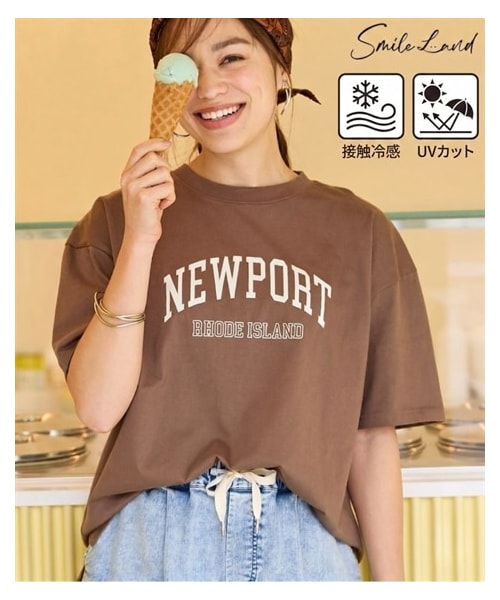 nissen（ニッセン）の「＜大きいサイズ＞ 【ひんやりコットン】綿100％ゆるシルエットプリントＴシャツ（接触冷感・UVカット）（Tシャツ/カットソー・レディース・黒(フォト猫)/ピンクベージュ(靴)/チャコール(フラワー)/黒(メッセージ)/グレイッシュベージュ(ロゴ)/サンドベージュ(バックロゴ)/アッシュブルー(メッセージ)/オフホワイト(フォト)/チャコール(バックプリント)/ネイビー(ヴィンテージ風)/モカブラウン(ロゴ)/グレイッシュネイビー(ナンバー)/チャコール(フォト)/グリーン(CAT)/黒(ロゴメッセージ)/グレージュ(ウサギ)/コーラルピンク(変身ポーズ)/黒(フラワー&ロゴ)/ネイビー(月とメッセージ)・L/LL/3L/4L/5L/6L/8L/10L/M）」の2枚目の写真