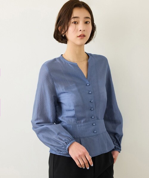 ROPE'（ロペ）の「カールマイヤーウエストタックペプラムブラウス/イージーケア（シャツ/ブラウス・レディース・ブルー系/ピンク系・36/38）」の2枚目の写真