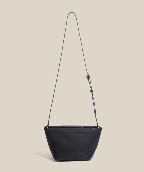 ROPE'（ロペ）の「【E'POR】BOAT BAG Mini/撥水・超軽量・26SS新型・新色追加（ショルダーバッグ・レディース・ブラック/ベージュ/ワイン・F）」の7枚目の写真