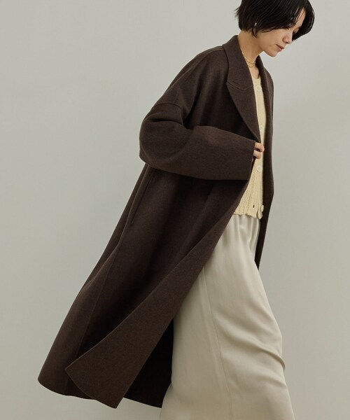 ADAM ET ROPE'(アダムエロペ)の「Super140's シャルムリバーロングコート(チェスターコート・レディース・ブラック/ブラウン/ベージュ系・M/S)」の16枚目の写真