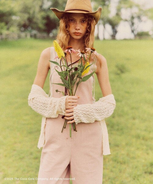 VIS(ビス)の「【Coca-Cola】VIS別注エンブロイダリーサロペット(サロペット/オーバーオール・レディース・ブルー系/ピンク・F)」の9枚目の写真