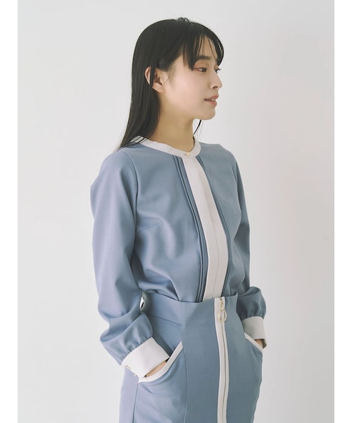 TONAL（トーナル）の「バイカラーピンタック2WAYブラウス（シャツ/ブラウス・レディース・オフホワイト/ブルー/ネイビー・M）」の8枚目の写真