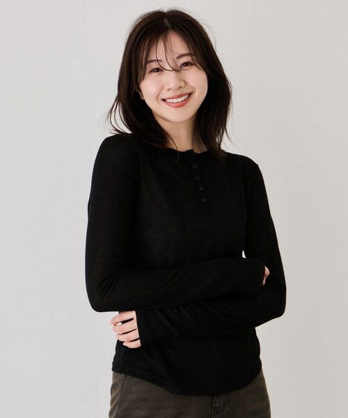 Jayro(ジャイロ)の「ヘンリーネックプルオーバー(Tシャツ/カットソー・レディース・ブラック/グレー/ホワイト系・M)」の2枚目の写真