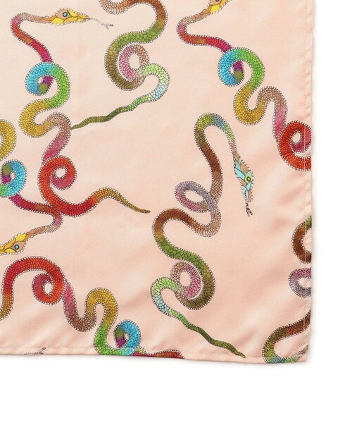 ADAM ET ROPE'（アダムエロペ）の「【LA PRESTIC OUISTON】CARRE 65cm SCARF SE（バンダナ/スカーフ・レディース・ベージュ系・F）」の5枚目の写真