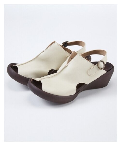 nissen（ニッセン）の「リゲッタスマイル　カバーサンダル（ゆったりワイズ）（サンダル・メンズ・黒/アイボリー/ライトオーク・M=23.0~23.5cm/4E/L=24.0~24.5cm/4E/LL=25.0~25.5cm/4E/XL=26.0~26.5cm/4E）」の5枚目の写真