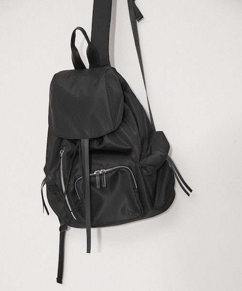 ADAM ET ROPE'(アダムエロペ)の「【WEB限定】フラップポケットリュックサック(バックパック/リュック・レディース・ブラック・F)」の3枚目の写真