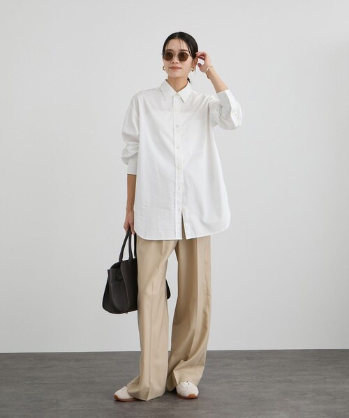 ADAM ET ROPE'(アダムエロペ)の「オーバーダイコットンサテンシャツ(シャツ/ブラウス・レディース・ホワイト/サックス・F)」の4枚目の写真
