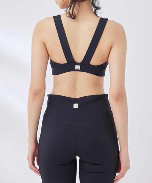 NERGY（ナージー）の「【VUORI】UV Stride Braブラトップ（ブラジャー・レディース・ブラック/ブルー系/オレンジ・S/XS）」の17枚目の写真