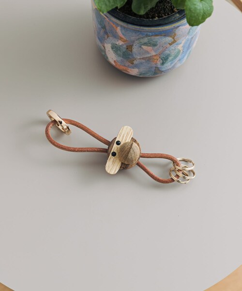 URBAN RESEARCH DOORS(アーバンリサーチドアーズ)の「KAY BOJESEN DENMARK キーチェーン Monkey gold(キーホルダー・メンズ・ゴールド・-)」の3枚目の写真