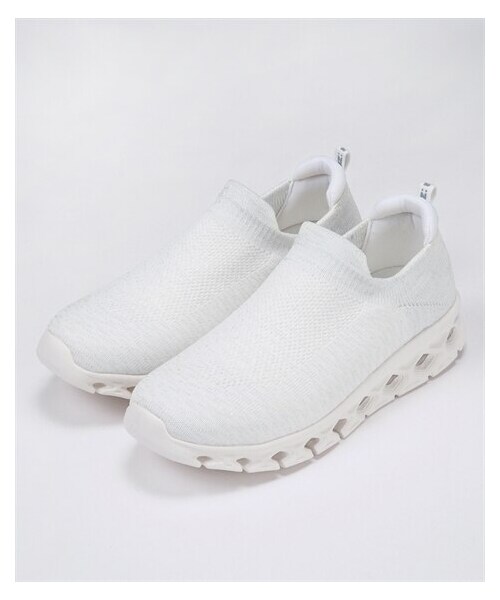 nissen（ニッセン）の「moz（モズ）軽量やわらかニットスニーカー（ワイズ３Ｅ）（スニーカー・メンズ・黒/ピンクベージュ/ホワイト・22.5cm/23.0cm/23.5cm/24.0cm/24.5cm/25.0cm）」の4枚目の写真