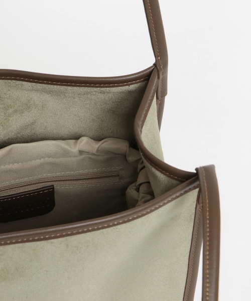 URBAN RESEARCH DOORS(アーバンリサーチドアーズ)の「『別注』IOMMI スウェードバイカラーバッグ(トートバッグ・レディース・BROWN/BEIGE/KHAKI・Free)」の18枚目の写真