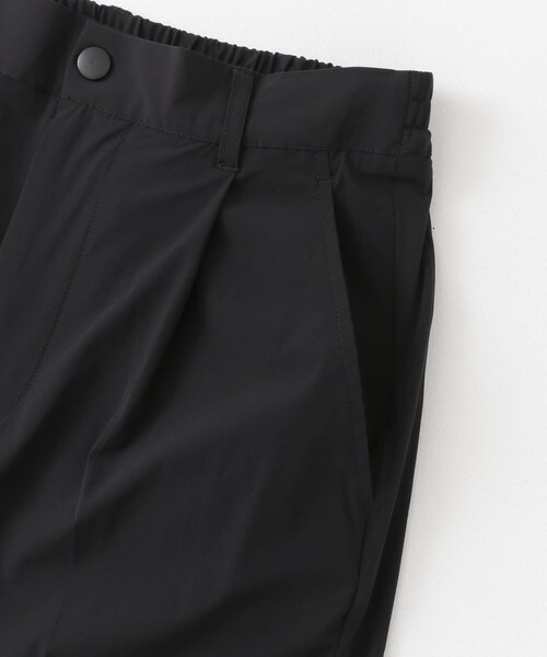 ITEMS URBANRESEARCH(アイテムズ アーバンリサーチ)の「シルキーナイロン 多機能 タックパンツ(その他パンツ・メンズ・CHA/BLK/NVY・M/L)」の10枚目の写真